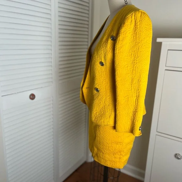 Vintage Ungaro Yellow Power Suit - Picture 3 of 4